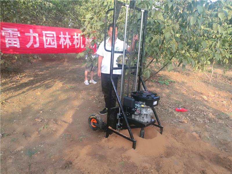 電線(xiàn)桿鉆坑機(jī)現(xiàn)代化打洞3米深